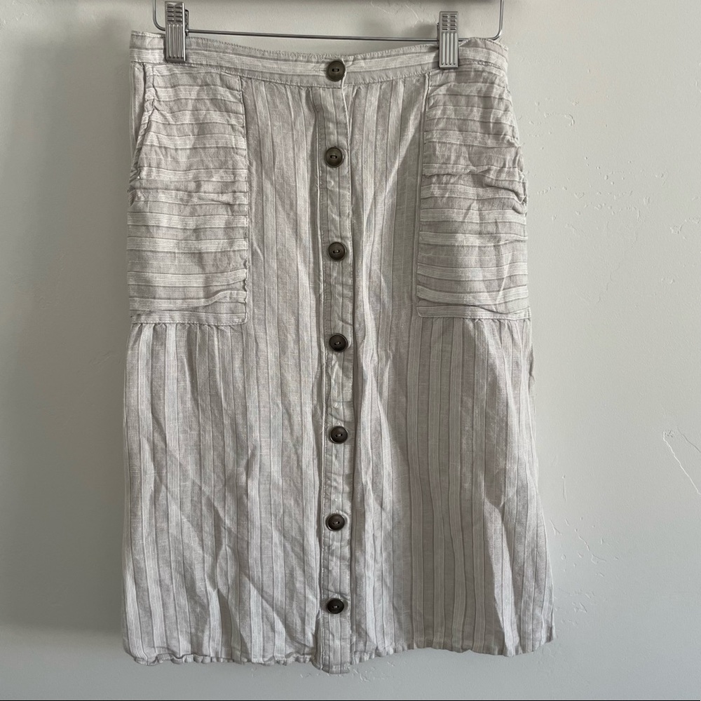 Light gray casual skirt